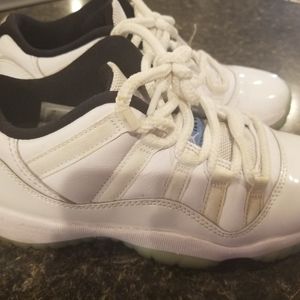 Nike Air Jordan 11 Retro Low GS White Legend Blue 528896 117 Youth Size 5Y